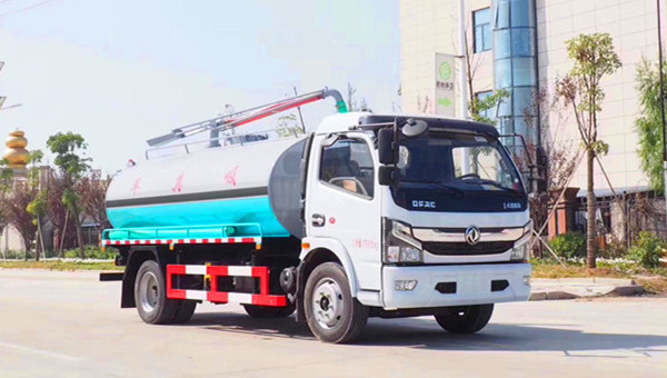 國(guó)六東風(fēng)多利卡吸糞車(9方)